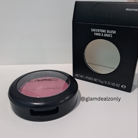 ✨BNIB MAC Sheertone Blush - PeachyKeen✨ - Picture 2 of 3